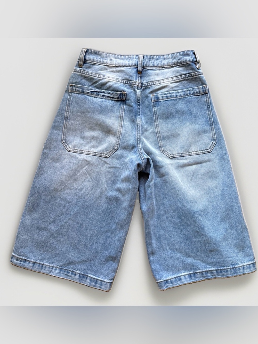 NWT Cali 1850 Distressed Denim Bermuda Shorts Size 3/26 - Picture 3 of 7